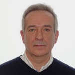 en person i en tröja