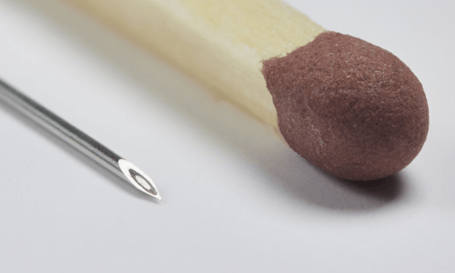 en närbild av en tändsticka