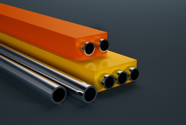 en grupp av metallrör