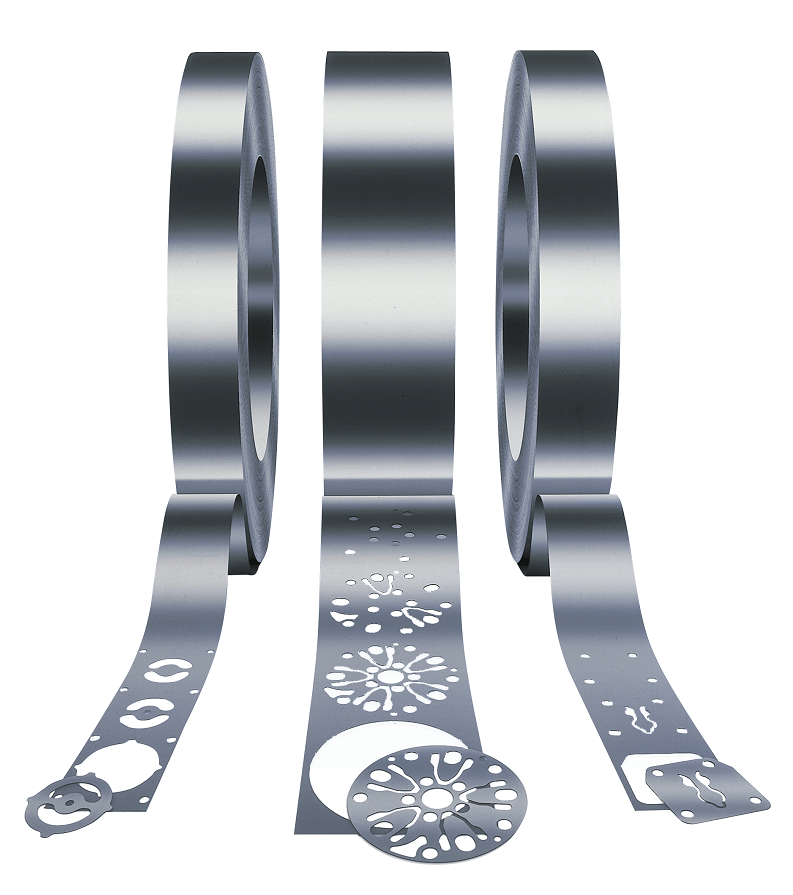 rullar av silvertejp med hål och cirklar