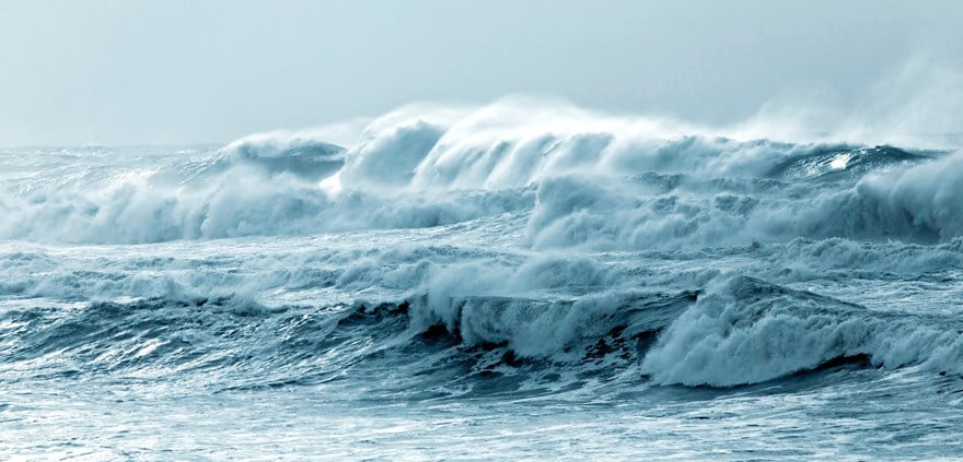 waves crashing waves in the ocean