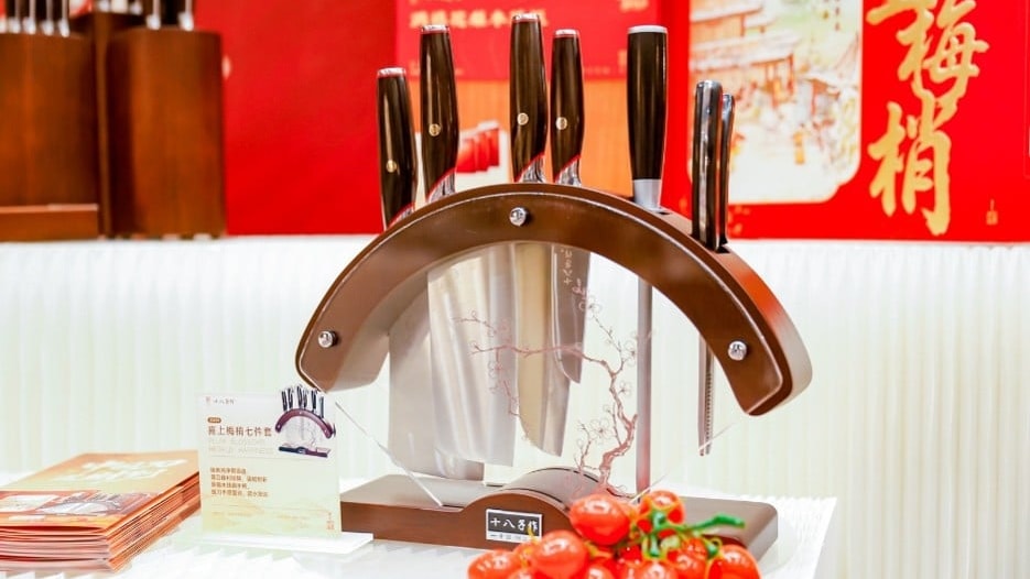 a set of knives on a stand